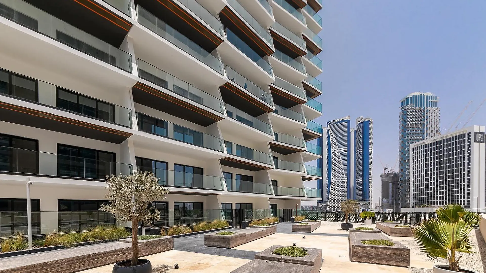 Sophisticated Binghatti Canal Dubai Emirati Arabi Uniti