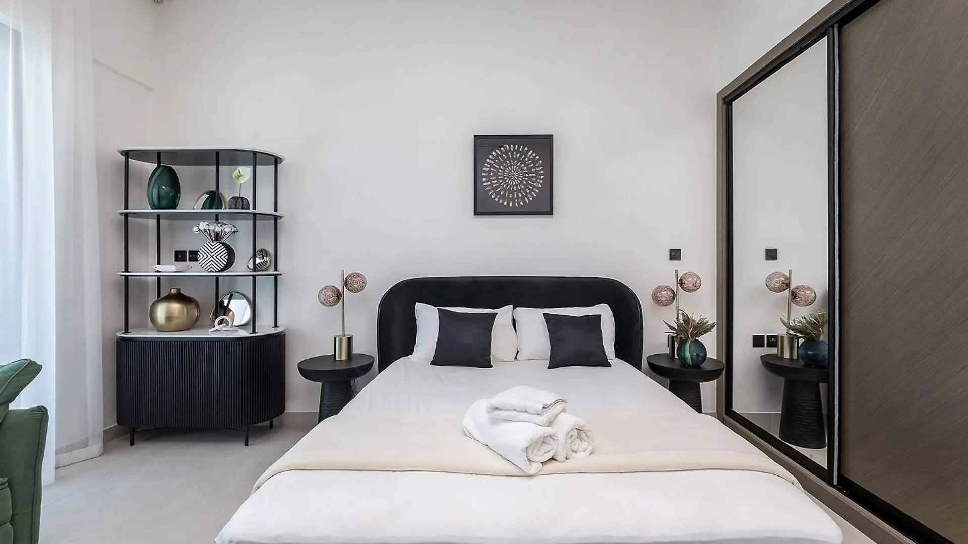 Sophisticated Binghatti Canal Dubai Appartamento