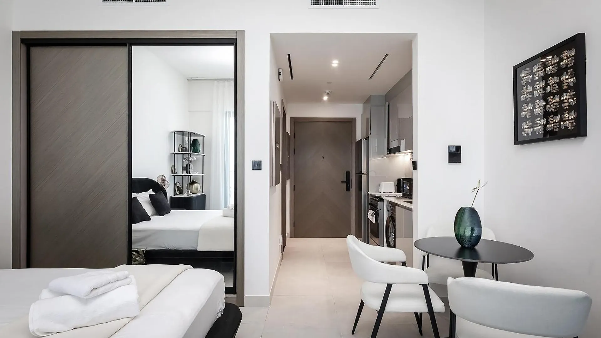 Appartamento Sophisticated Binghatti Canal Dubai Emirati Arabi Uniti