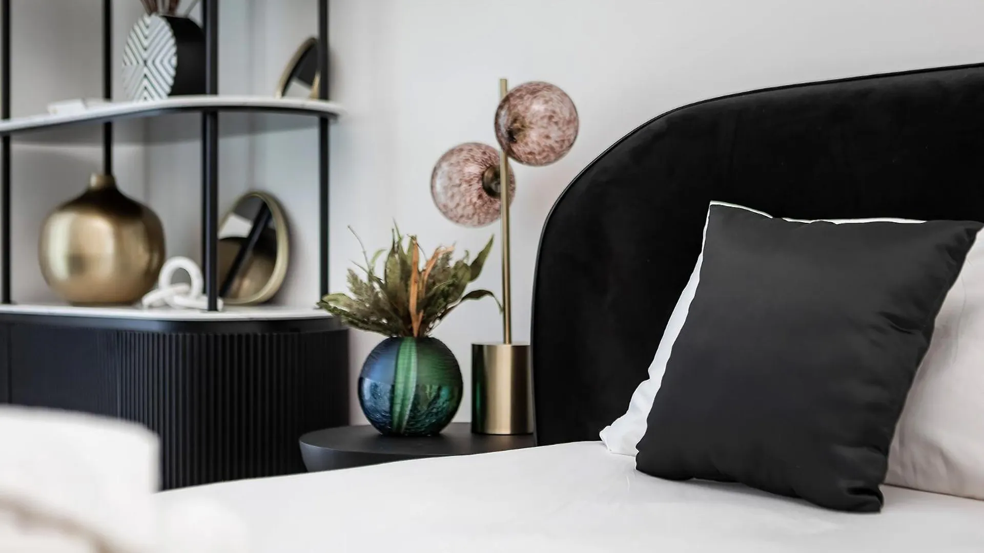 Appartamento Sophisticated Binghatti Canal Dubai Emirati Arabi Uniti