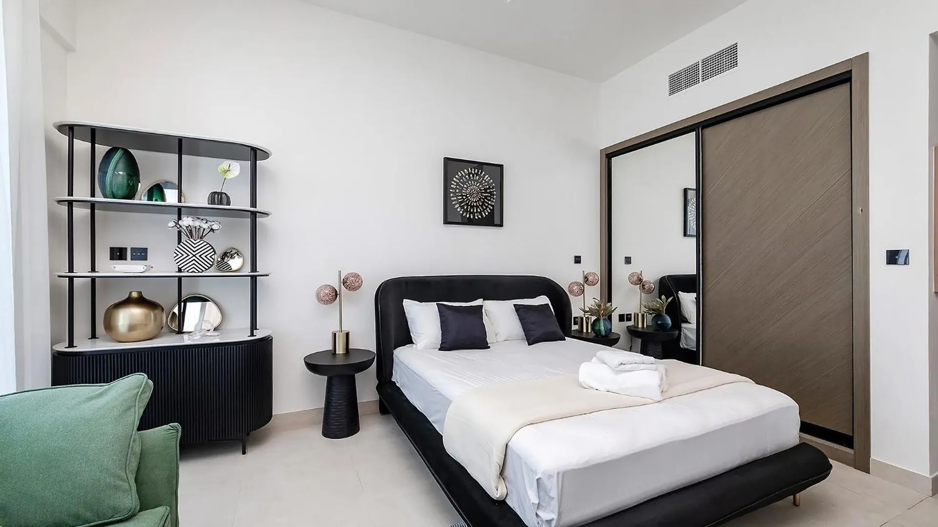 Sophisticated Binghatti Canal Dubai 0*,